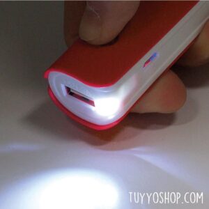 Cargador USB Power bank con linterna