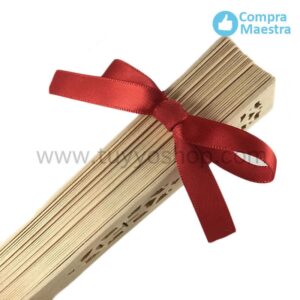 Abanico madera natural presentado con lazo