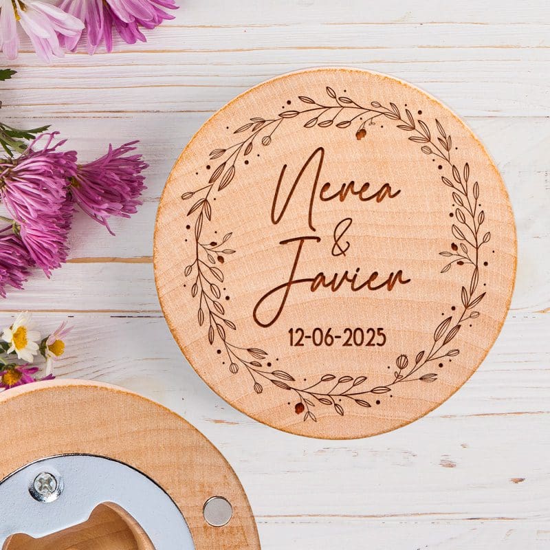 Ultimos regalos para invitados añadidos abridor personalizado de boda circulo floral
