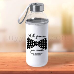 Botella personalizada con funda. Pajarita. Detalles de boda.