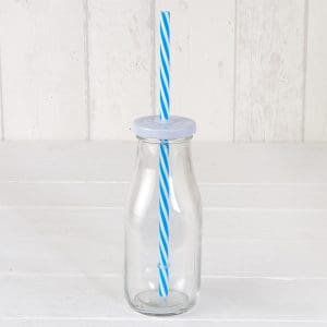 Botella de cristal, estilo lechera, con tapa y caña en color azul