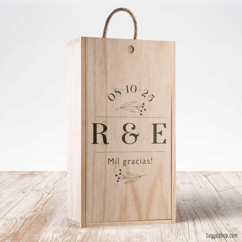 Caja de madera para vino. Modelo Iniciales caja madera para boda iniciales
