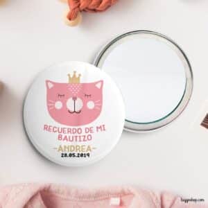 Chapa personalizada para bautizo. Cat Princess. Imperdible, abridor, espejo o imán