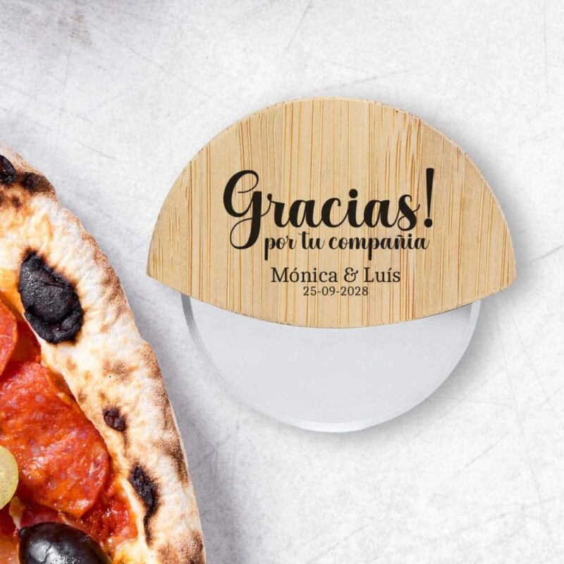 Cortapizzas de bambú personalizado, modelo Gracias por cortapizza boda gracias por