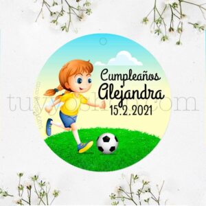 Etiqueta de cumpleaños Niña jugando a Fútbol