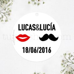 Etiqueta para boda modelo bigotes y labios