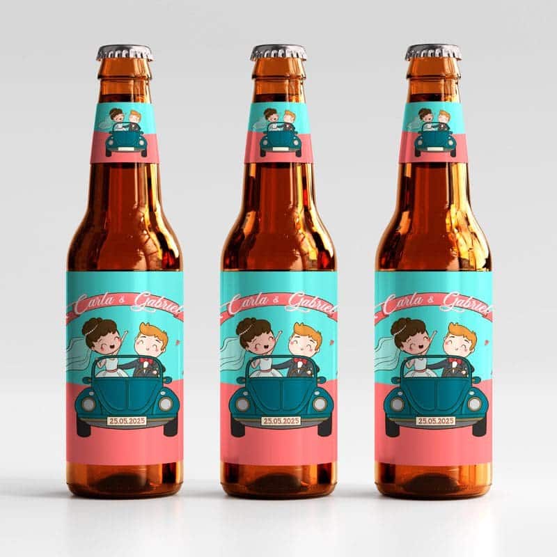 Etiqueta personalizada para cerveza. Modelo Novios en coche.