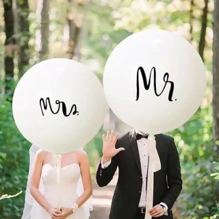 Pack 2 globos para boda. Mr y Mrs. Hasta 91cm de inflado.