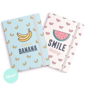 Libreta para boda. Modelo smile banana. 2 colores. Cierre con goma.