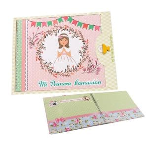 Libro de comunión modelo chica y flores. Presentado en caja. 29x24cm