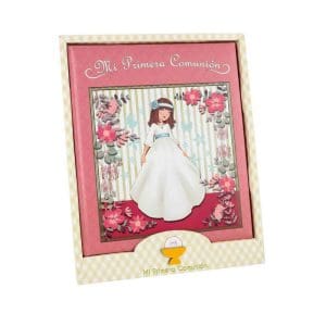 Libro de comunión modelo chica y flores. Presentado en caja. 29x24cm