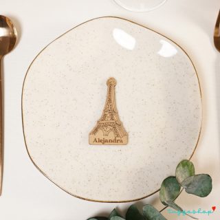 Marca sitios personalizado para boda. Torre Eiffel, vista en el plato.