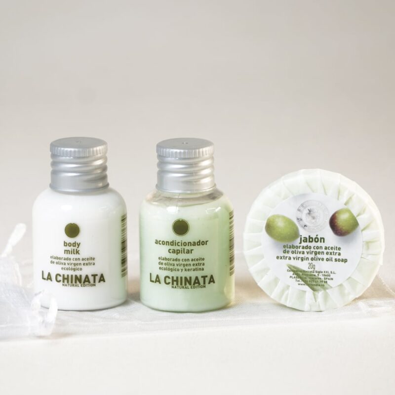 Pack Jabón, Body Milk y Acondicionador en bolsa de organza