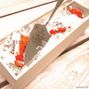 Ultimos regalos para invitados añadidos paleta tarta comunion pala personalizada ancla2