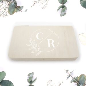 Porta alianzas en cajita de madera, personalizado, modelo iniciales porta alianzas personalizado iniciales blanco