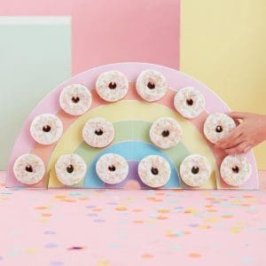 Soporte para donuts. Modelo Arcoiris. 14 donuts. tabla para donuts rainbow 2